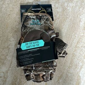 NWT Realtree pop top gloves Sherpa lined for cold weather women’s size L/XL
